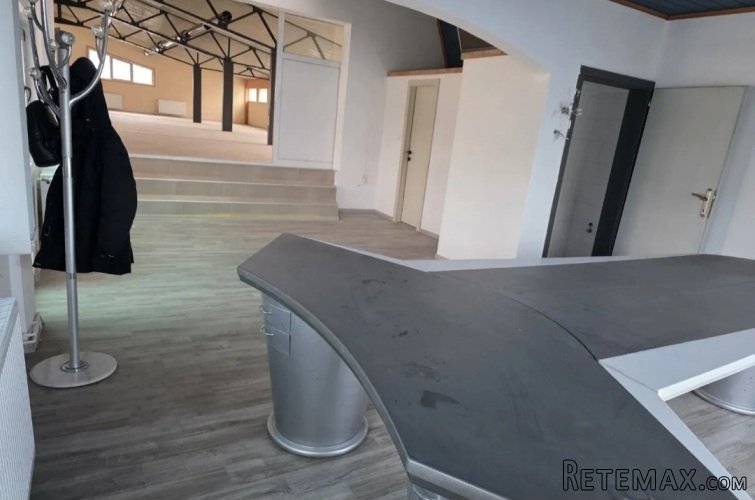 Komercijalni prostor za izdavanje 360m2 i 160m2 - 3