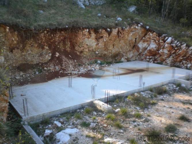 Građevinsko zemljište sa Projektom - 2