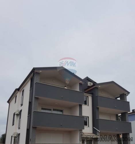 Istra, Umag stan novogradnja sa vlastitim vrtom od 120m