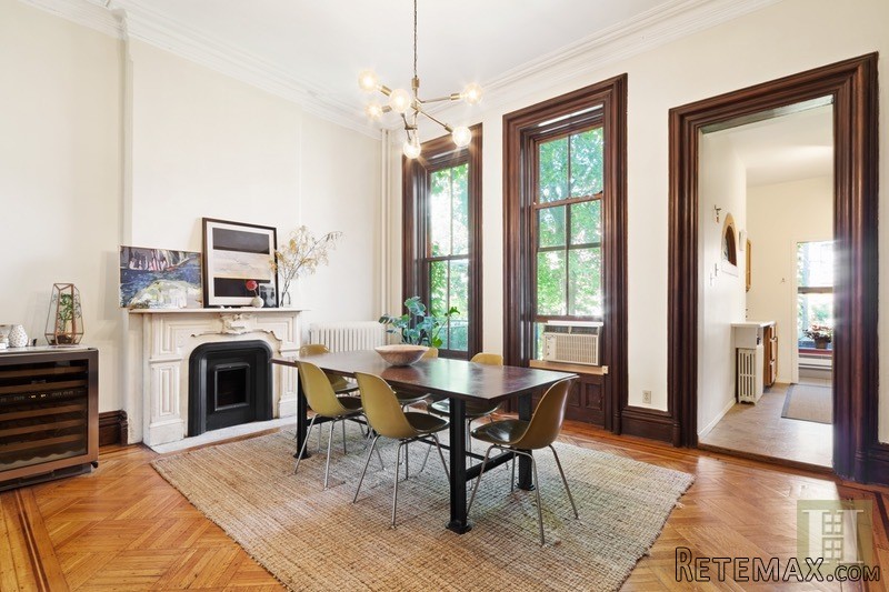 7 bedroom Town House For Sale: 304.. - 2