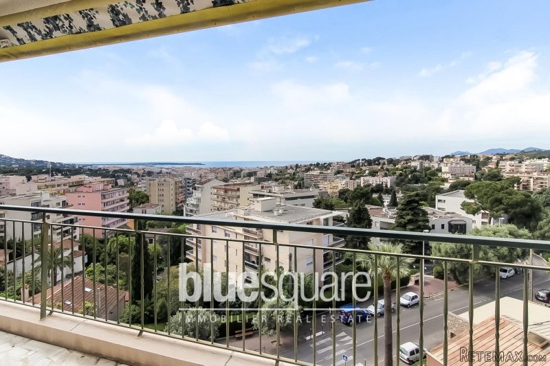 Bright 1/2 Bedrooms Apartment