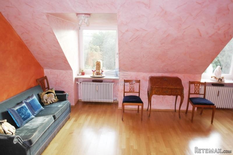 Ein Zimmer in 2-Zi. Wohnung im Herzen..