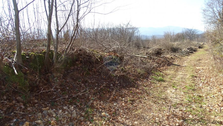 VIŠKOVO- građevinsko zemljište 1117 m2 - 2