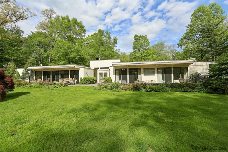 5 bedroom House For Sale: 123..