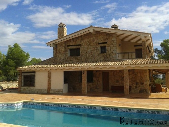 N ° Bedrooms 5. N ° Bathrooms 3. Library. Built-598m2, l..
