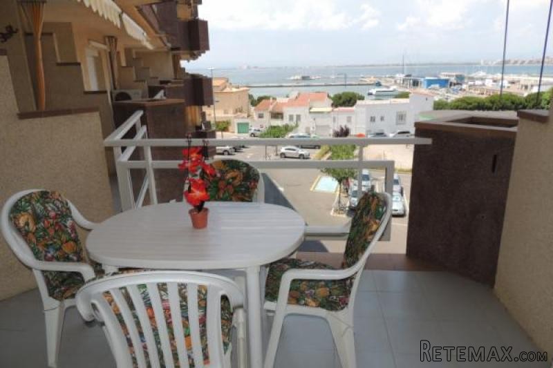 ROSES: Beautifully located apartment by..
