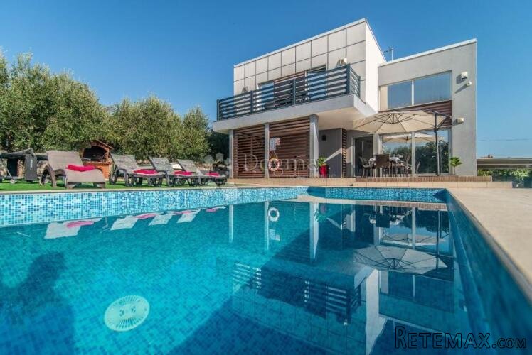 SNIŽENO! Luksuzna vila u Vodnjanu – savršen spoj elegancije