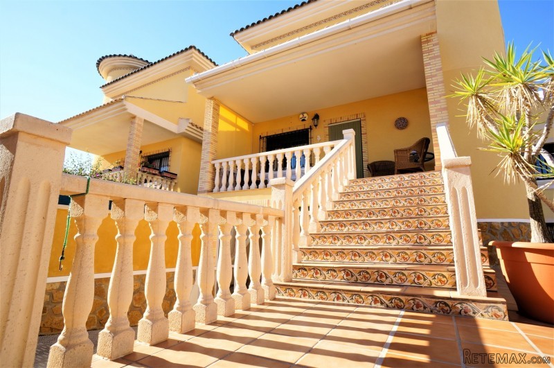 4 Bedrooms - Villa - Alicante - For Sale - 2