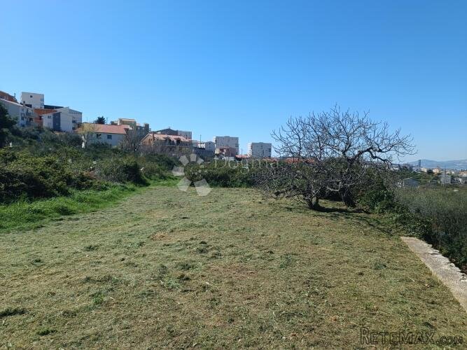GRAĐEVINSKO ZEMLJIŠTE KILA (7330 m2), SPLIT - 2
