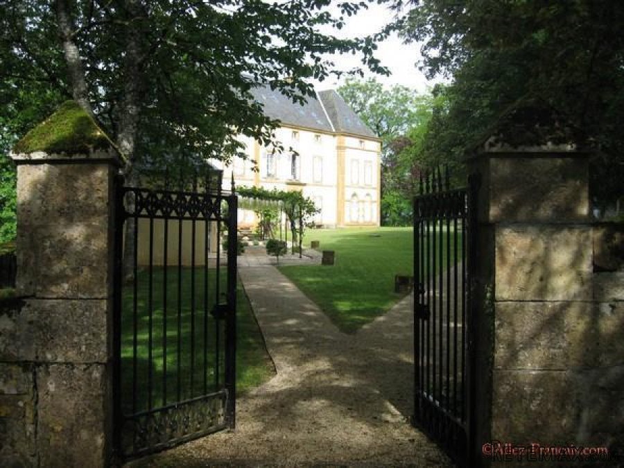 Near Martel (46) - Impressive 3 bedroom ground floor apartment.. - 2