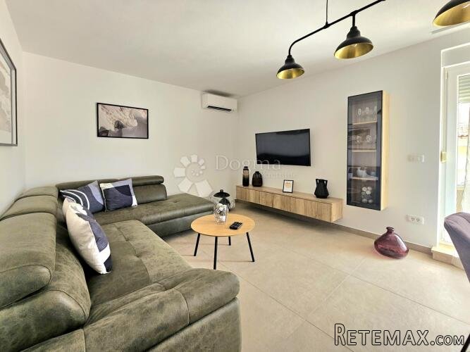 Uređena vila s bazenom na 500m od mora - 3