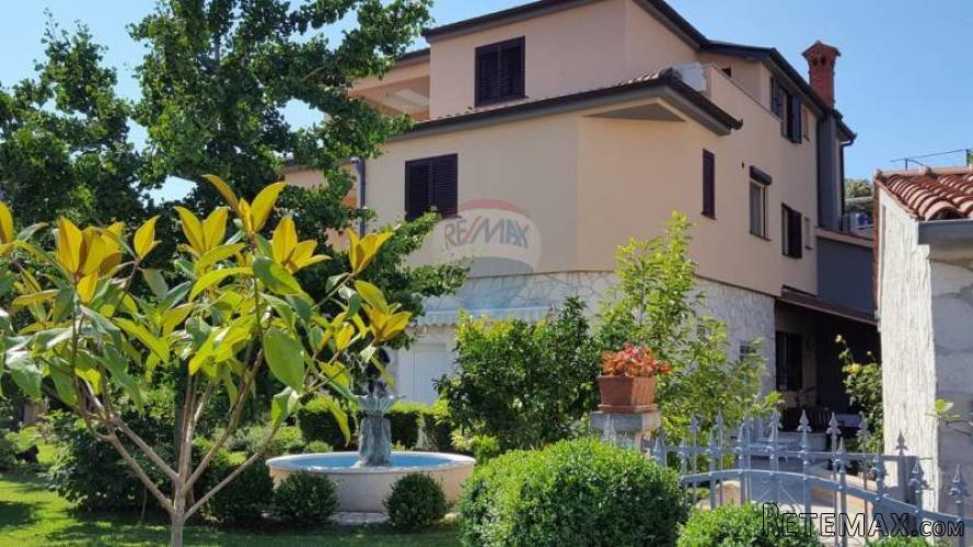 ISTRA,BANJOLE,LIJEPA KUĆA ZA BAVLJENJE TURIZMOM