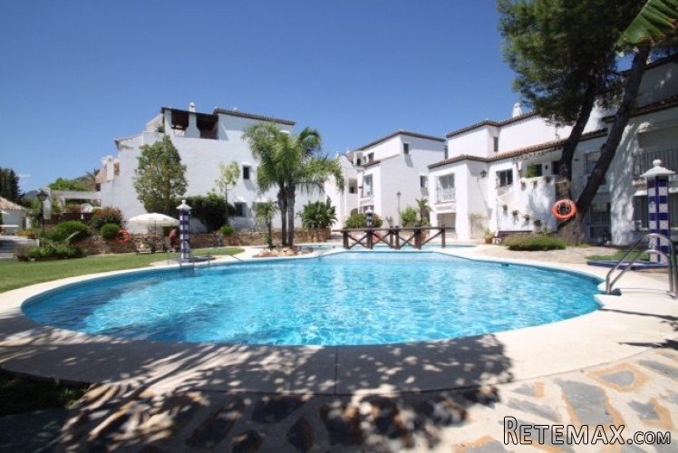 Lovely tapartment close to the Golden Mile. This very..