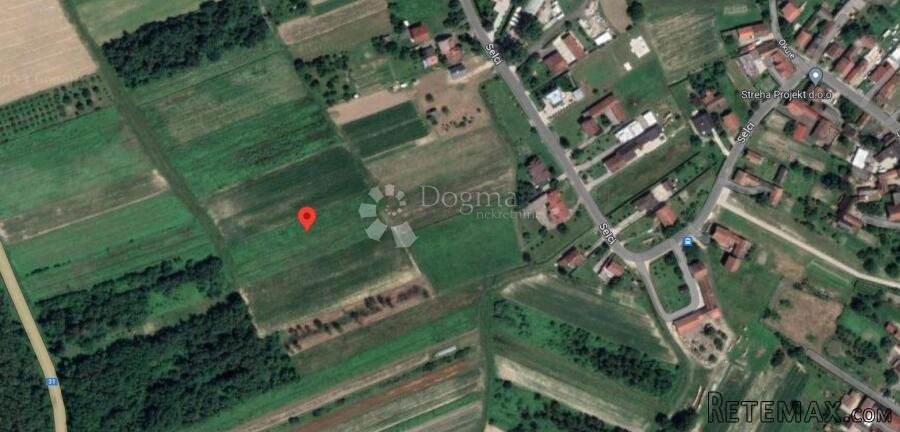Poljoprivredno zemljište Okuje, 4400m2