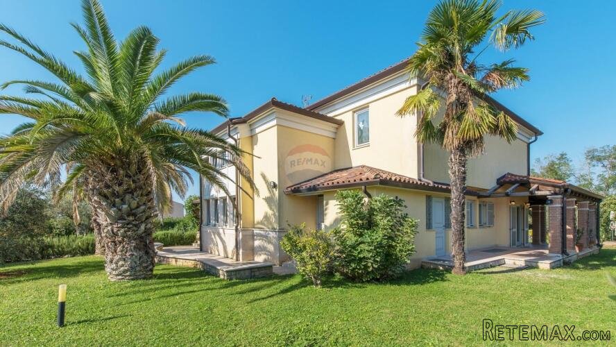 POREČ-luksuzna vila s bazenom