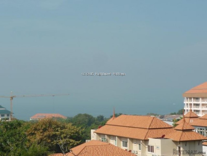 2 Bedroom Condo for sale in Pratumnak -..