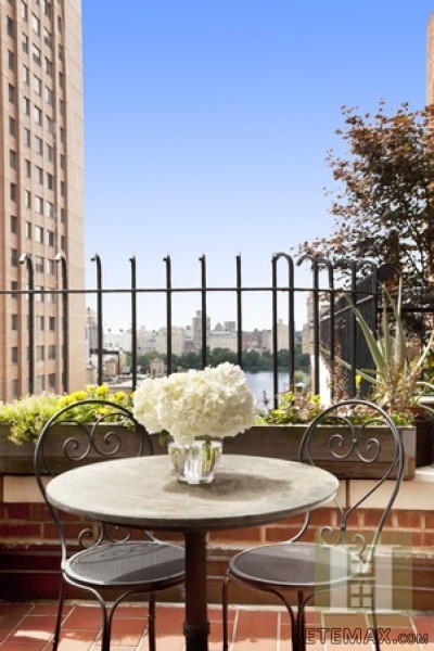 3 bedroom Apartment For Sale: 1120 PARK.. - 2