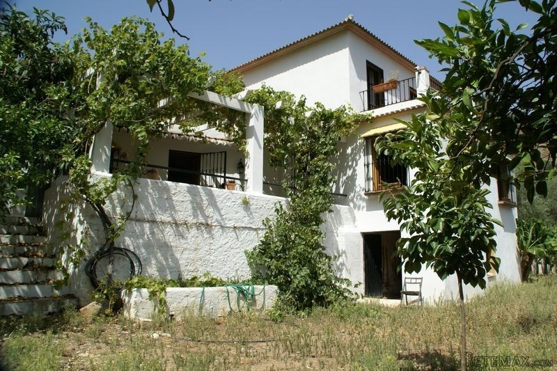 Country Houses for Sale in Riogordo..