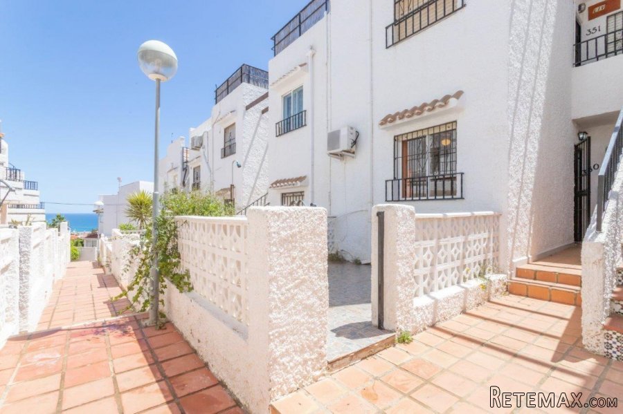 Bungalow bajo en Cabo Cervera.La vivienda tiene 2..