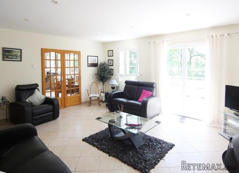 Immaculate Contemporary House With.. - 2