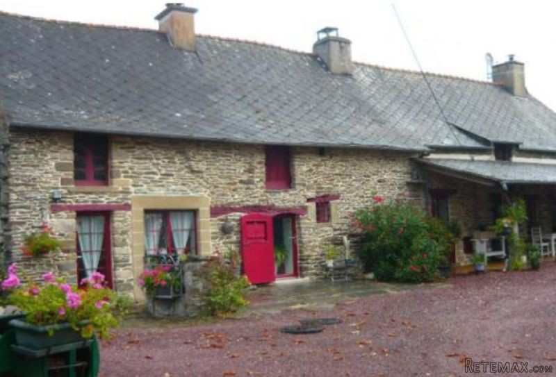 Farmhouse and Guest Cottage