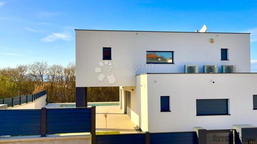 Prestižna vila s bazenom i visokim standardom stanovanja - 3