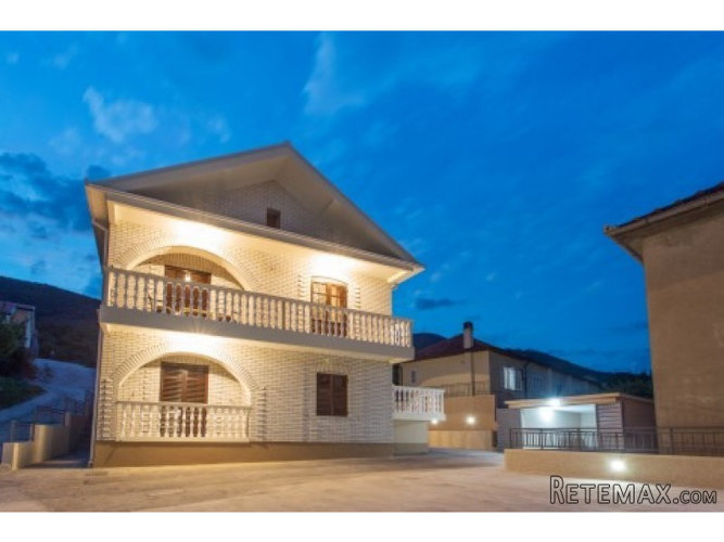 Prodajem kucu u Herceg Novom - Bijela - 3