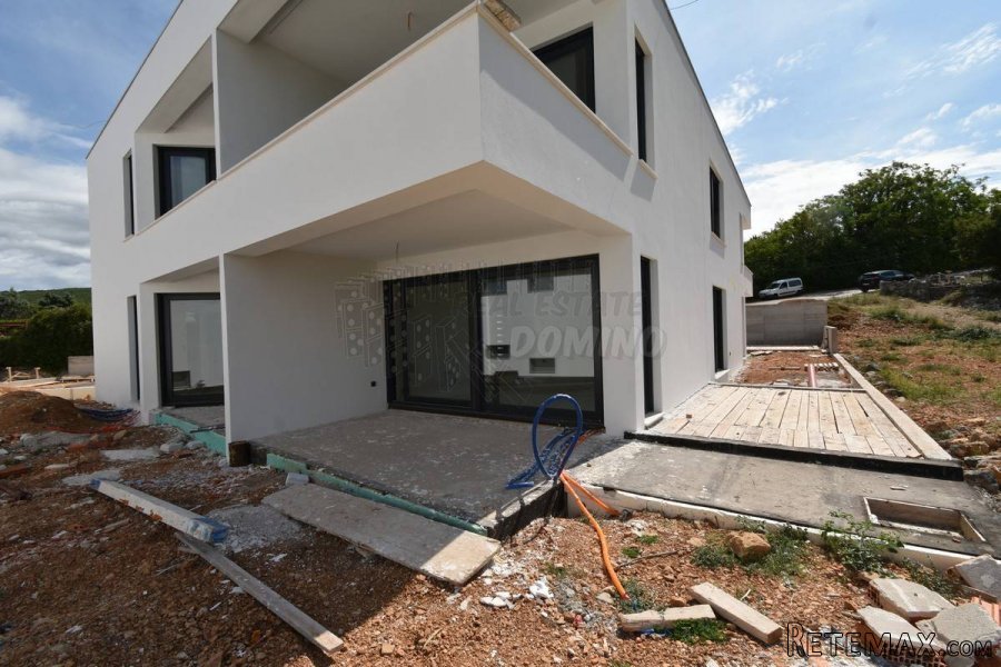 Novogradnja, Punat - apartman s okućnicom i bazenom! - 5