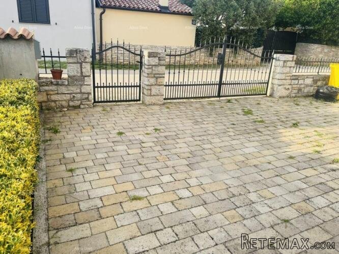 Prodaja lijepe kamene kuće sa garažom i okućnicom, Bale! - 5
