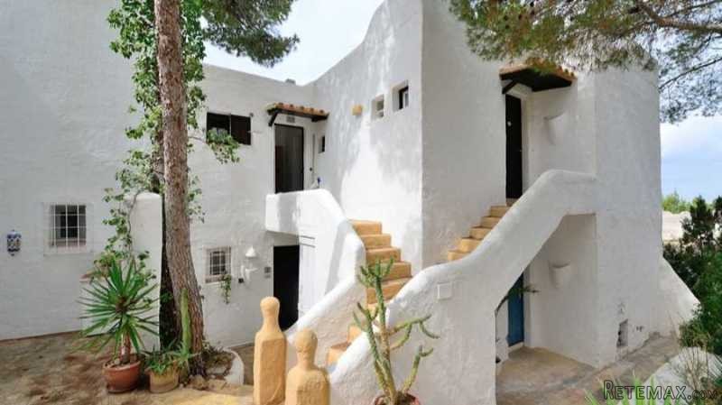 Small apartment with sea view