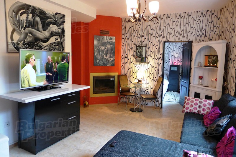 Fully Renovated Apartment With No..