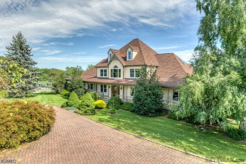 7 bedroom Detached House For Sale: 90.. - 2