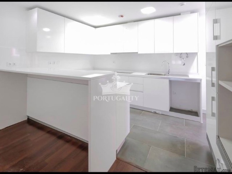 Excellent Apartment In Cascais, Guia