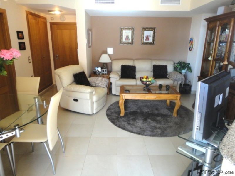 lovely modern 2 bedroom apartment with..