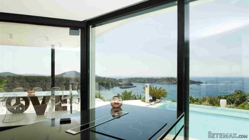 Villa on the first sealine - 2