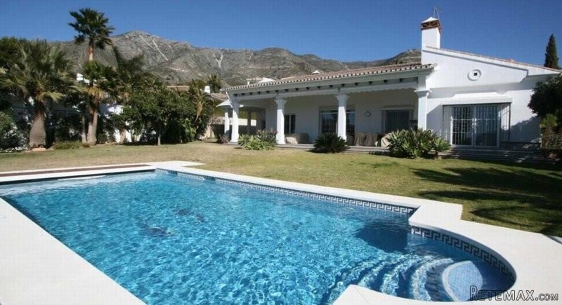 Stunning villa on one level in Mijas - 2
