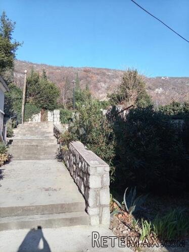 Bakarski dragulj 35 m od mora – 70,58 m², terasa, dva ulaza!