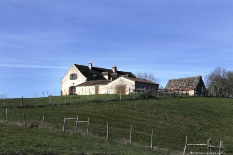 Character Stone House Set On 4 Hectares.. - 2