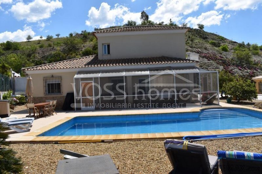 NEW & EXCLUSIVE TO VOSS HOMES - A beautifully presented &.. - 9