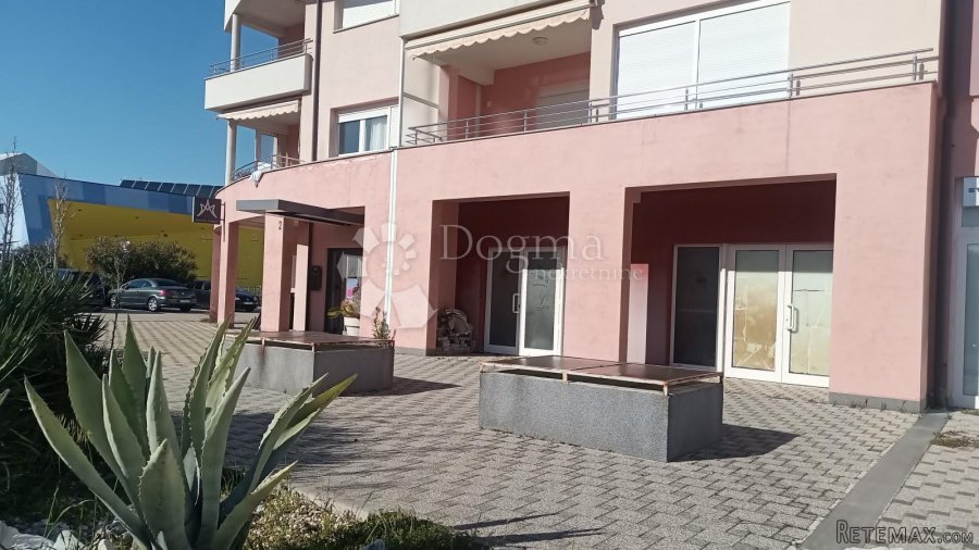 VODICE – POSLOVNI PROSTOR ZA AUTOMAT CLUB ILI DRUGE DJELATNO