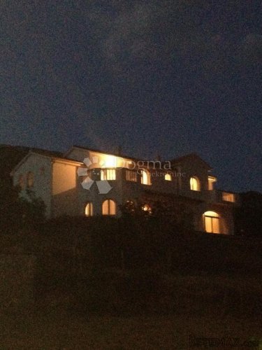 KRK - BAŠKA - VILA S VELIKIM STANOM I DVA APARTMANA - 10