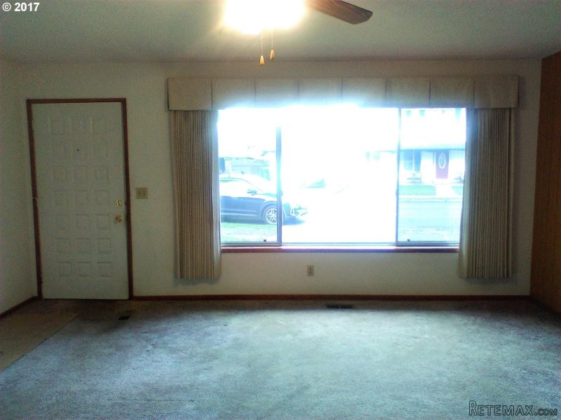 2736 MAYWOOD DR, Forest Grove, Oregon..