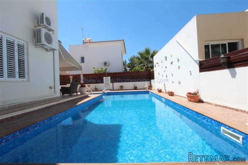 House Detached - For Sale - 2 Bedrooms - 2