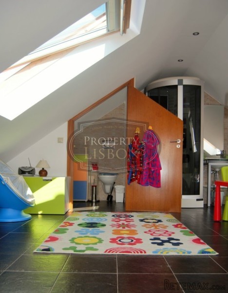 Triplex apartment is in a great.. - 2
