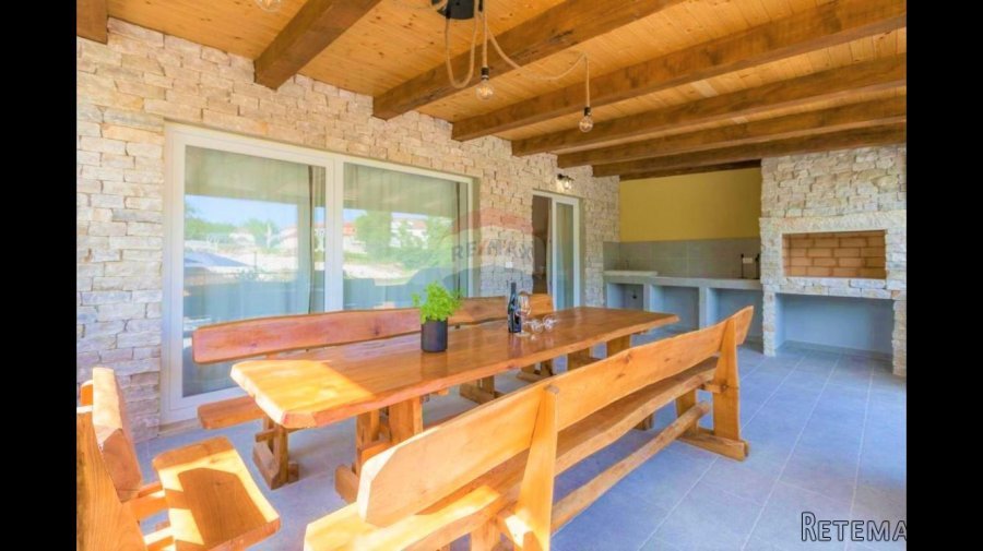Istra,Kanfanar-2km-medena prizemnica na 880m2 okućnice - 3