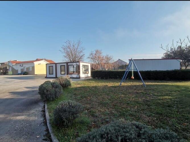 Kuća s velikim terenom i dodatnim građevinskim zemljištem uz - 3