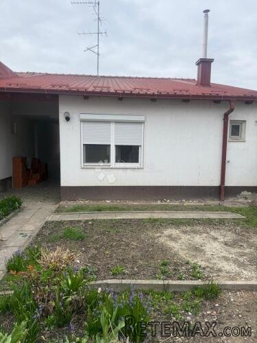 KUĆA ZA RUŠENJE SA NOVOM GRAĐEVINSKOM