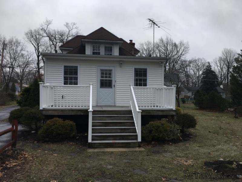 702 Kayser Ave Pine Hill, NJ, 08021..