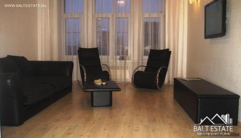 Apartment In The Quiet City Center - 2