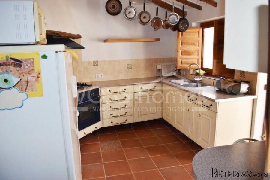 EXCLUSIVE LISTING TO VOSS HOMES - A spacious, full of.. - 5